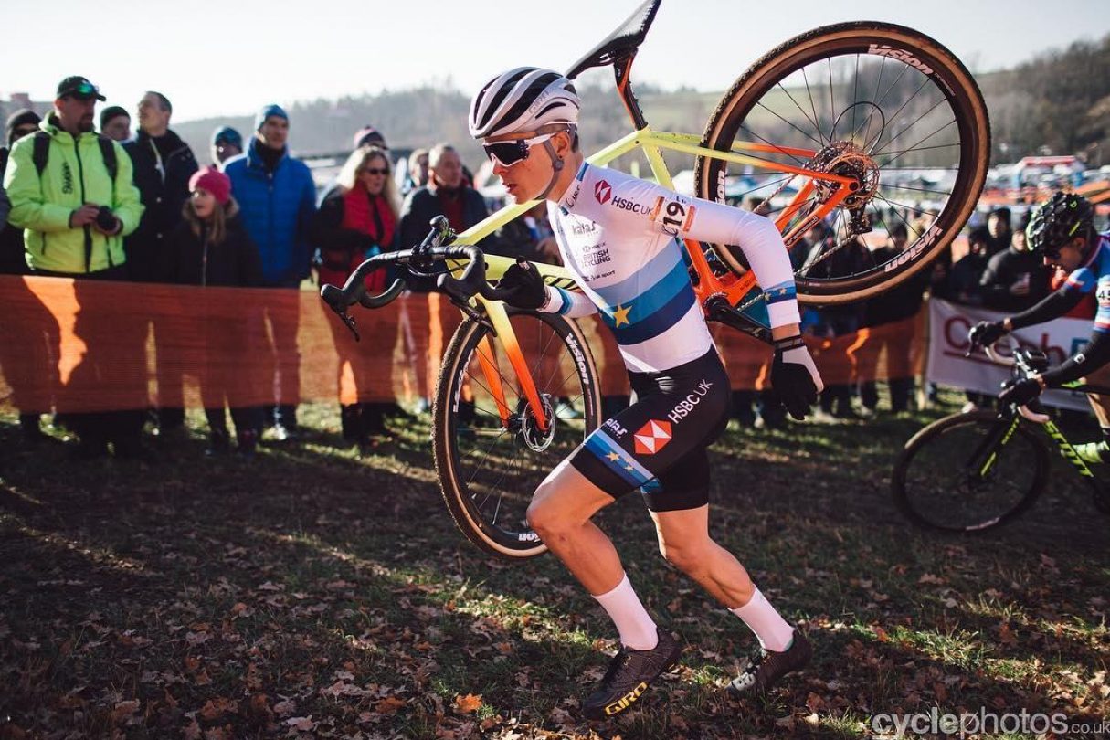 Tom Pidcock wearing his new UEC jersey